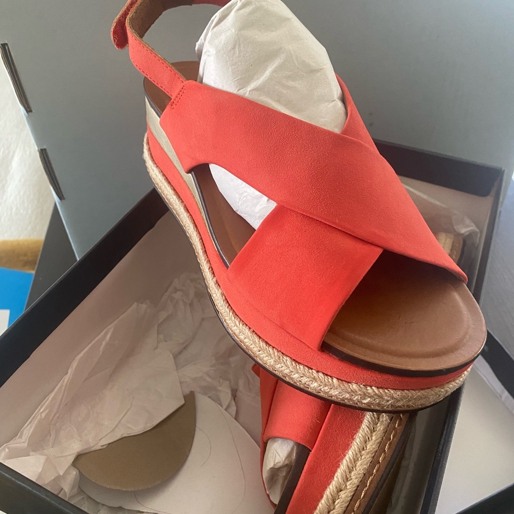 Naturalizer brand new espadrilles